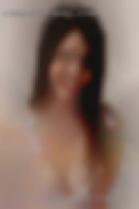 horny girl looking for threesome