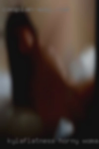 KylaFlatness horny woman sexting ads